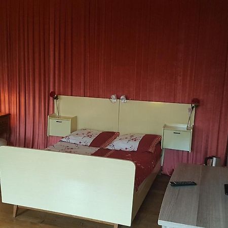 Bed and Breakfast Le Point Du Jour Revin  Esterno foto